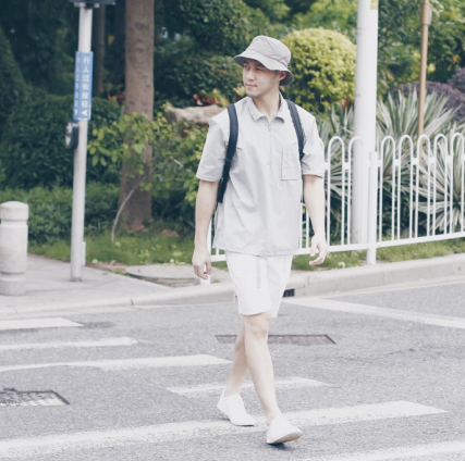 JAKET丨你离随性洒脱的旅游，还缺一件“轻户外”衣