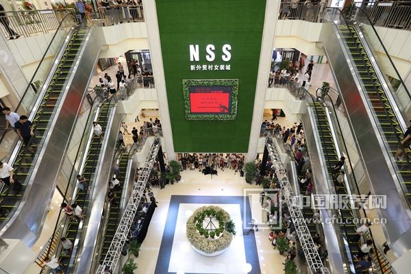 新外贸村女装城盛大开业 常熟原创女装品牌抱团谋转型 新外贸村女装城盛大开业 常熟原创女装品牌抱团谋转型