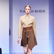 春天穿咖色的衣服合適嗎 凱倫詩女裝有什么好看的穿搭
