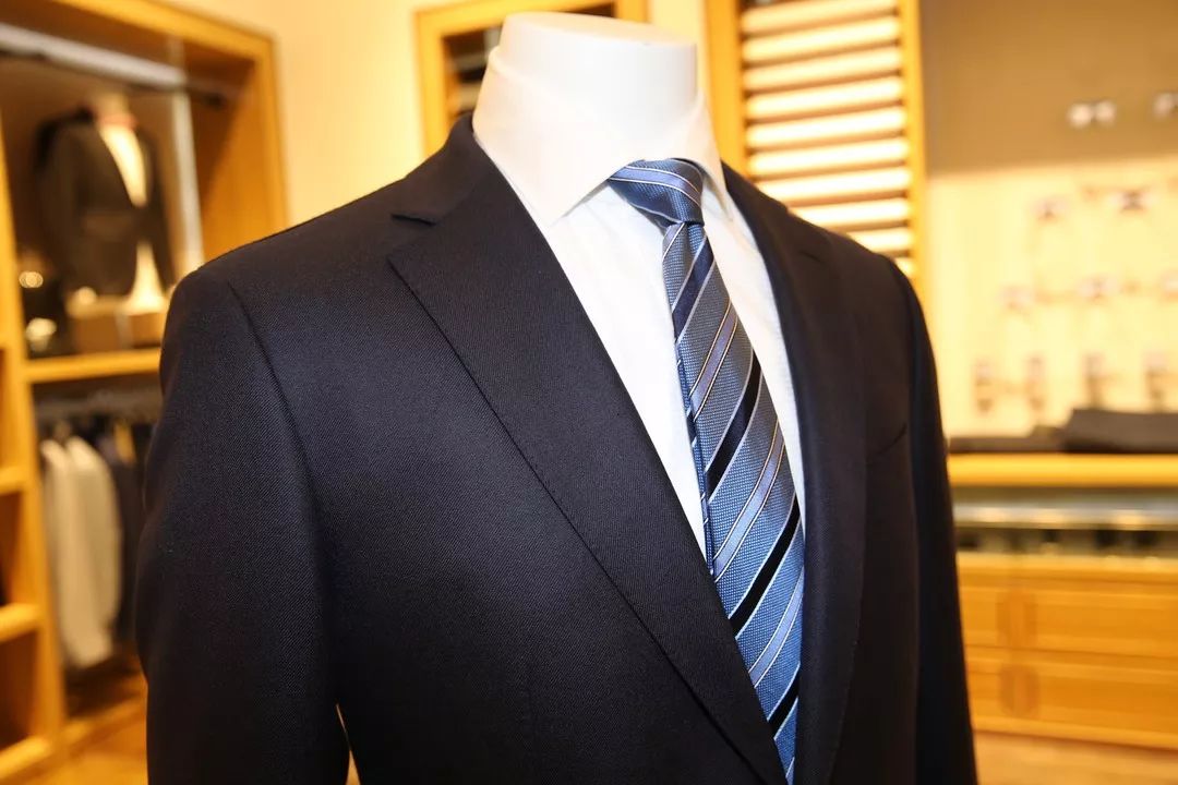 首页 服装服饰 女装 罗蒙官方旗舰店  罗蒙手工系列西服火爆热销中