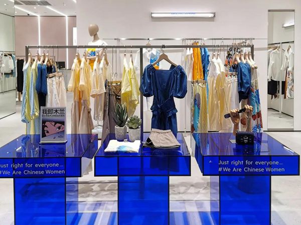 Lily女装店品牌旗舰店店面