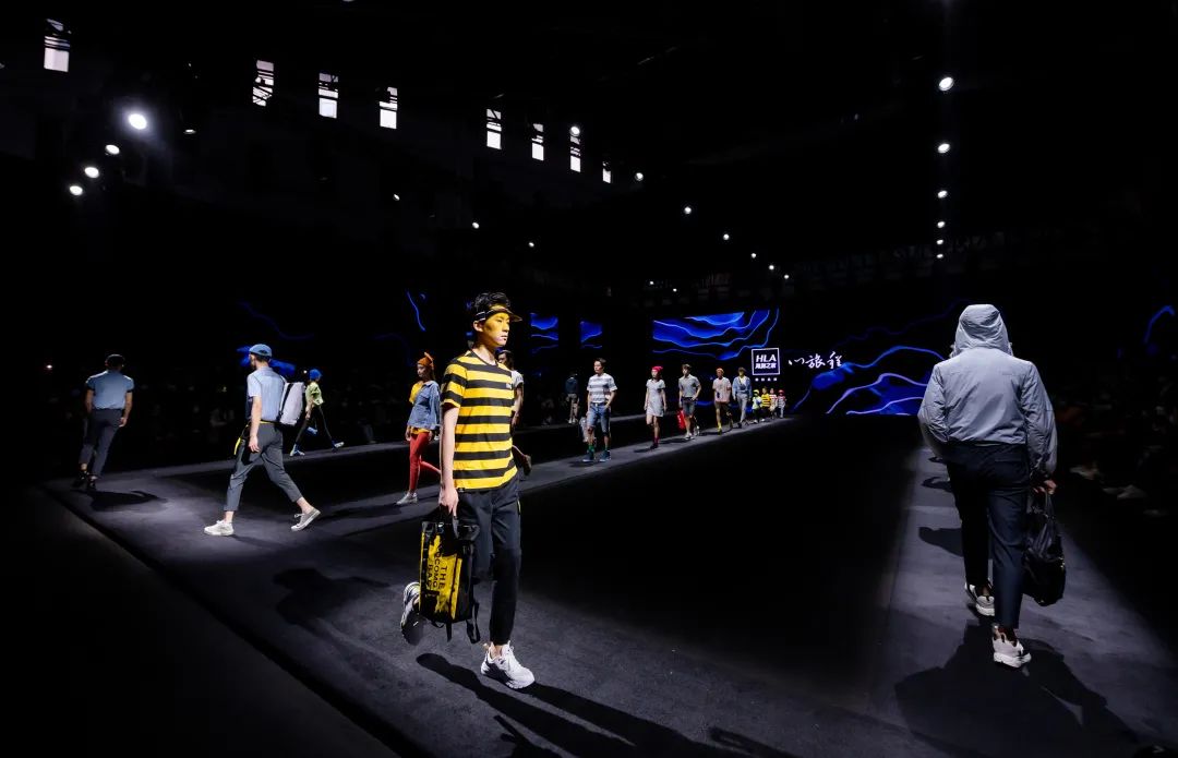 大秀集合发声时尚 惊艳之下的文化与美学