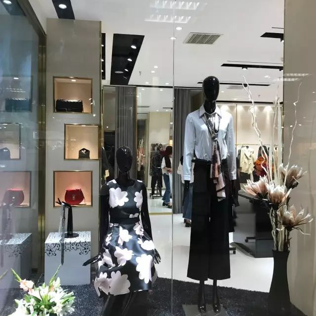 领姿女装属于一线品牌吗?