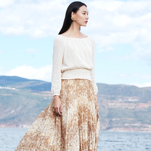 卡蔓·CARMEN女裝【2022秋冬新品發布會】即將精彩綻放,誠邀您親臨現場!
