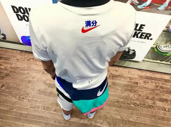 Nike 满分T恤 约229元人民币